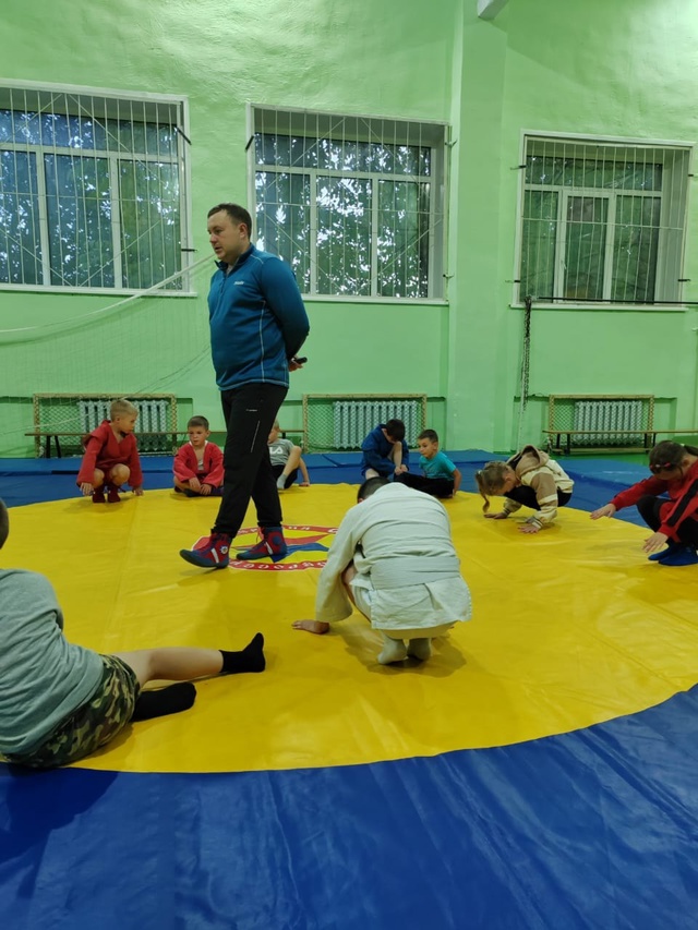 Школьный этап Всероссийской школьной лиги &amp;quot;Самбо в школу &amp;quot; Путь к успеху&amp;quot;&amp;quot; среди мальчиков и девочек 7-11 лет.